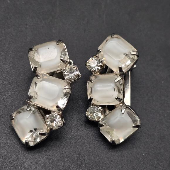 Clear White Glass Rhinestone Clip On Earrings Curved Vintage Glam Jewelry - Picture 4 of 6